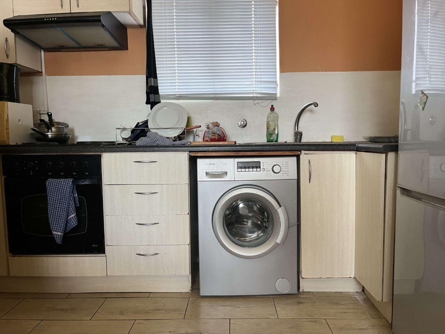 To Let 1 Bedroom Property for Rent in Parklands Western Cape
